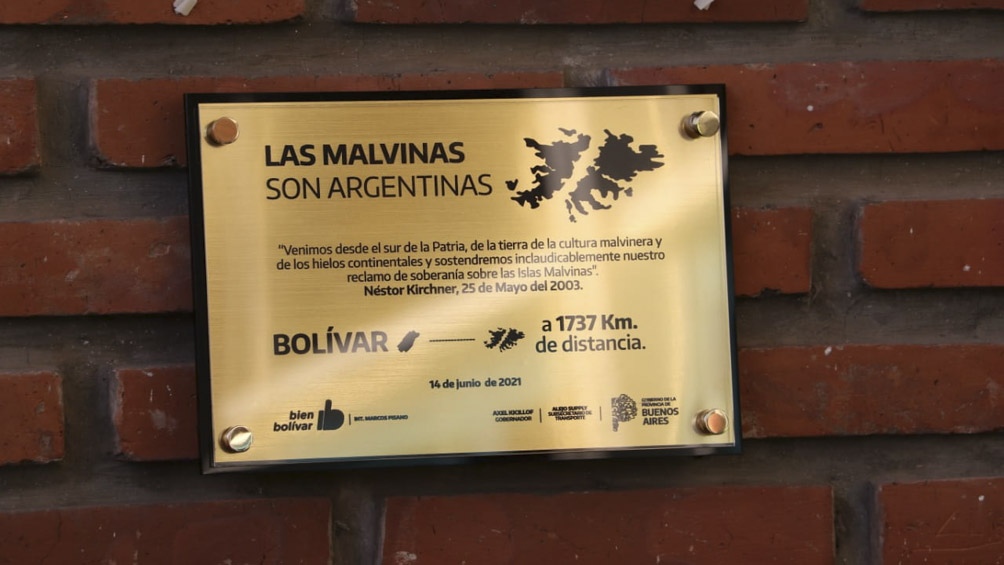 Colocarán placas en homenaje a Malvinas en terminales y buses.