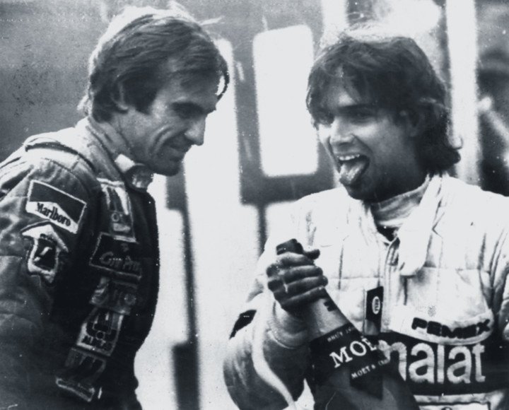 La última carrera, en Las Vegas.  Reutemann, subcampeón, junto a Nelson Piquet, ganador del título.