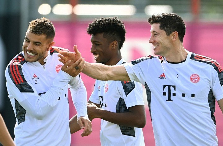 Último entrenamiento del Bayern de Múnich antes del partido contra el Barcelona.  (Foto de Christof STACHE / AFP)