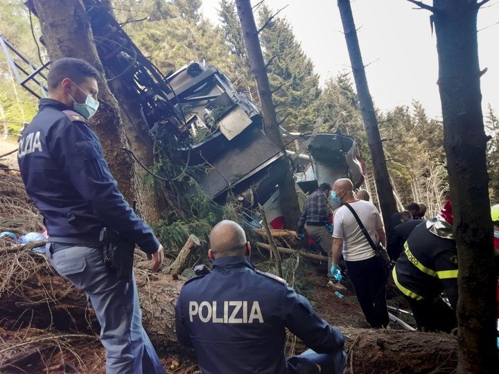 La tragedia del teleférico lamentó Italia el pasado mes de mayo.  Foto: AP