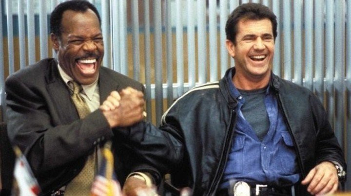 Danny Glover y Mel Gibson protagonizaron la última película de "Arma letal" en 1998. Archivo Fotográfico Clarín