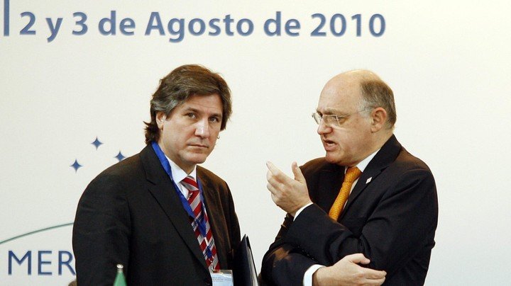 Amado Boudou y Héctor Timerman juntos en 2010, cuando formaban parte del gabinete de Cristina Kirchner.  Foto Télam