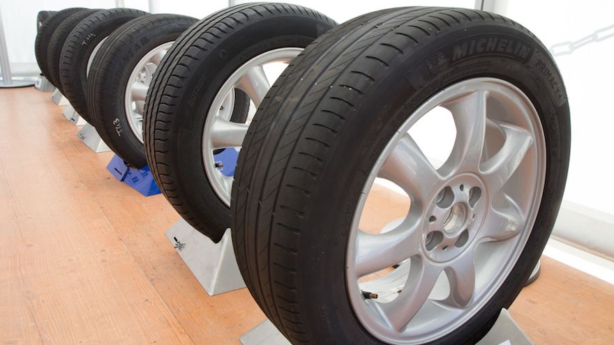 Los neumáticos de alta calidad están prácticamente agotados en el país.