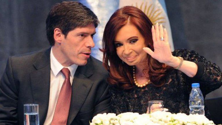 Cristina Kirchner junto a su entonces jefe de gabinete, Juan Manuel Abal Medina.  Foto: archivo
