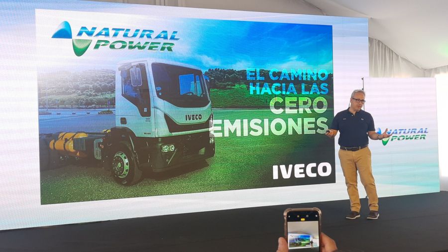 Iveco presenta el primer autobús a GNC de producción nacional