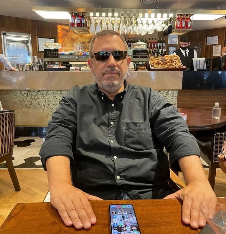 El abogado liberal aseguró que no beberá alcohol durante su estadía en Qatar (Foto: Instagram @carlosmaslaton).