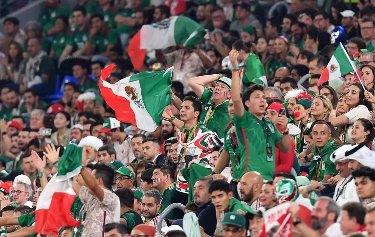 Los hinchas mexicanos durante el partido ante Polonia. (Foto: REUTERS/Jennifer Lorenzini)