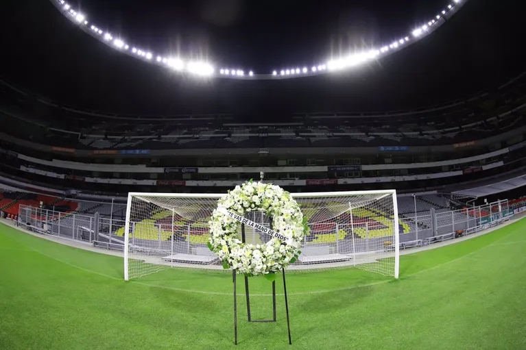 El homenaje a Diego Maradona en el Estadio Azteca. 