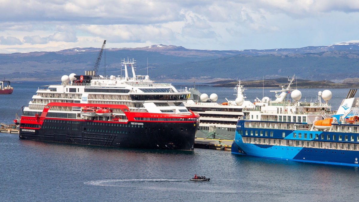 Para impulsar la temporada de cruceros de este año, el Ministerio de Transporte continuó con las bonificaciones otorgadas durante la pandemia para las tarifas de uso del puerto, así como para las tarifas de los pasajeros.