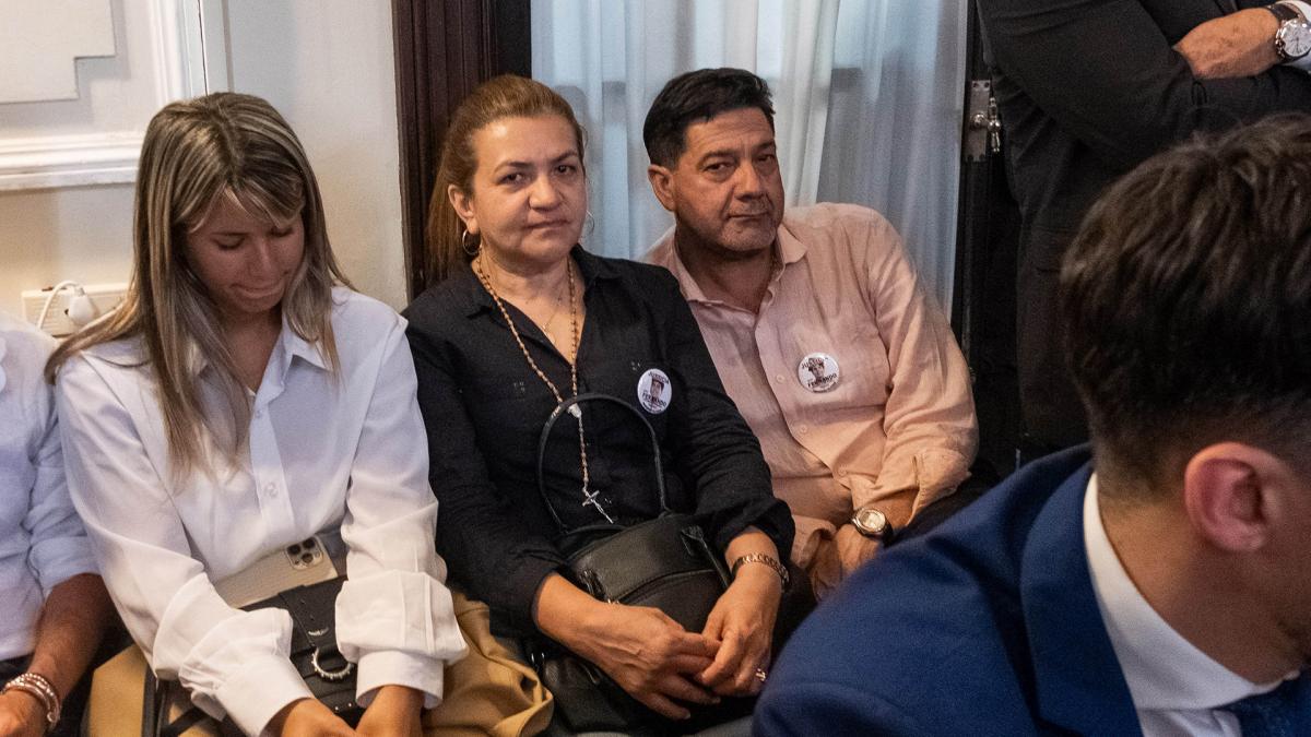 Los padres de Fernando presenciaron en silencio las diez horas de alegatos Foto DIego Izquierdo
