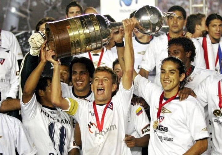 LDU Campeón de la Libertadores 2008, único ecuatoriano en ganarla.