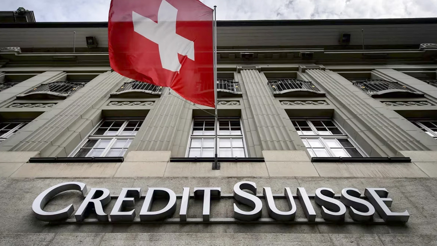 El desplome de las acciones de Credit Suisse puso en alerta a toda Europa.