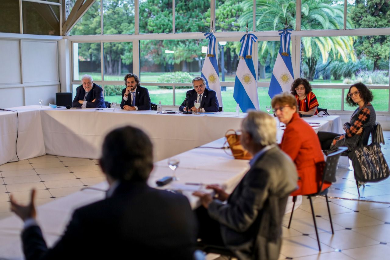 Reunión de Alberto Fernández con expertos que le asesoraron sobre las medidas.  Presidencia de la Nación