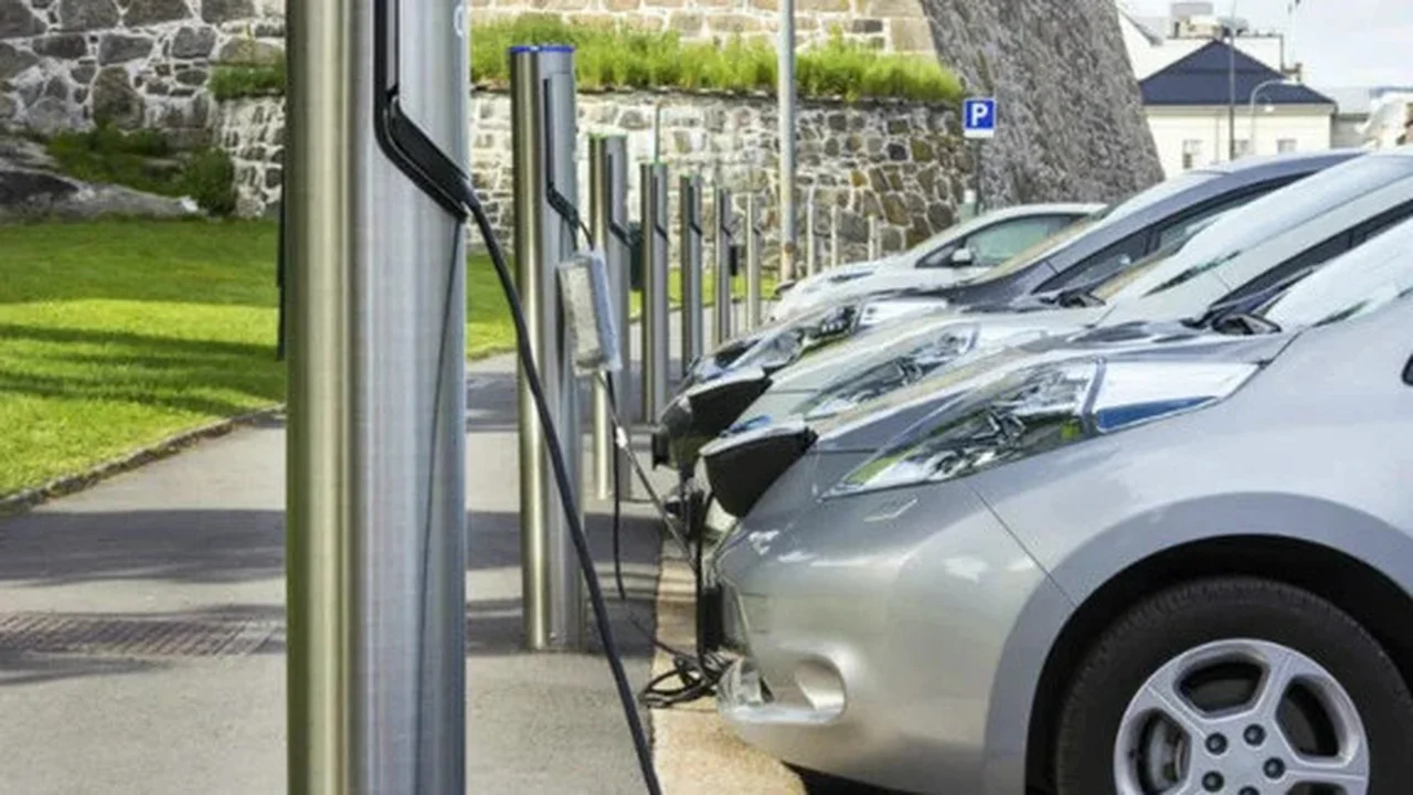 Importación sin aranceles de vehículos eléctricos e híbridos: cómo acceder al beneficio y condiciones para importar en 2025