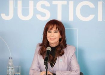 Cristina mueve el tablero: PJ ratifica marcha, CGT amaga y Kicillof con su bandera