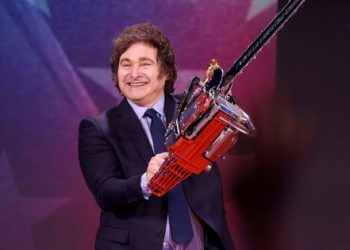 Sturzenegger vuelve a recortar en organismos descentralizados: ajuste en marcha