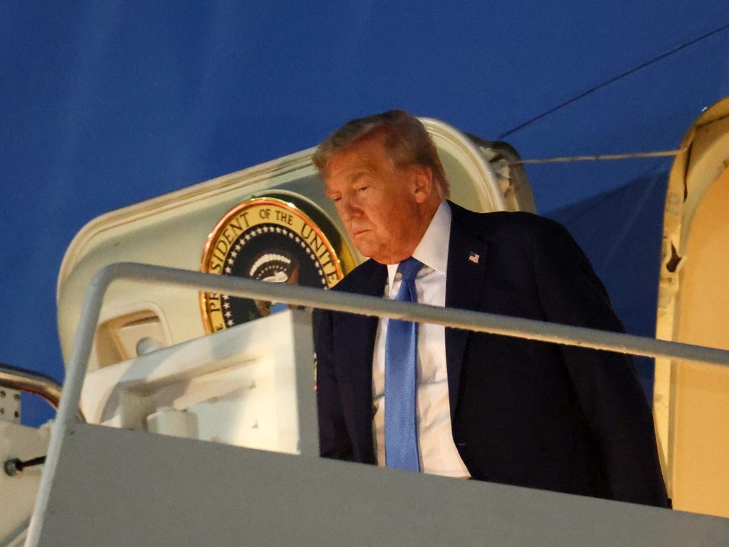 Trump abandona cumbre G7 por tensiones en Oriente Medio y Ucrania Trump abandona cumbre G7 por tensiones en Oriente Medio y Ucrania