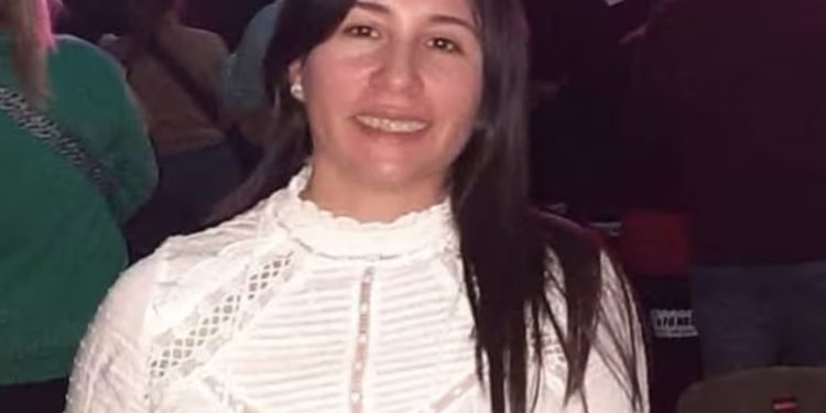 ¿Arrojada de camioneta en movimiento o atropellada por ex?: impactante suceso en Argentina