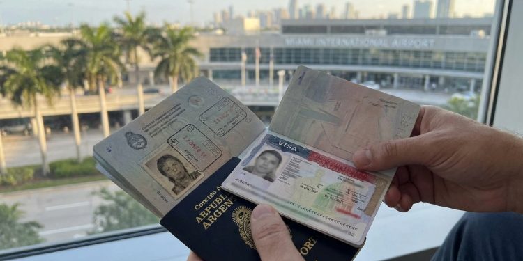 Viajes a Miami: ¿Por qué la Embajada de EE.UU. lanzó una advertencia clave para los argentinos? Viajes a Miami: ¿Por qué la Embajada de EE.UU. lanzó una advertencia clave para los argentinos?
