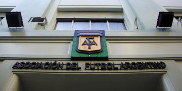 Escándalo en el fútbol: más de 30 allanamientos a clubes y la AFA por presunto lavado de dinero